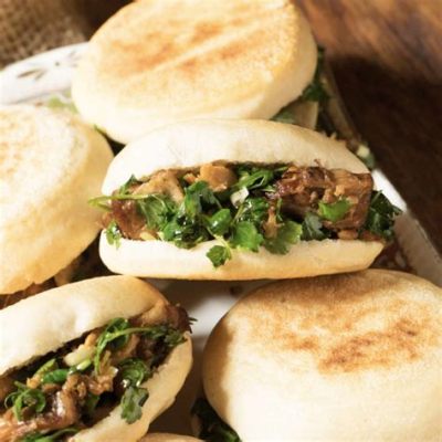  Rou Jia Mo : A Savory Symphony of Slow-Cooked Pork and Fluffy Sesame Bread!