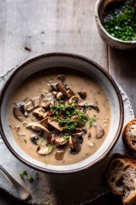  La soupe aux champignons de Xinyang : Une symphonie umami au cœur d'un bouillon onctueux et parfumé !