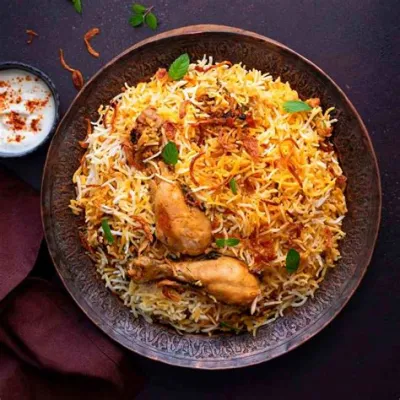 Hyderabadi Biryani : Un plat épicé et parfumé qui réveille les papilles !