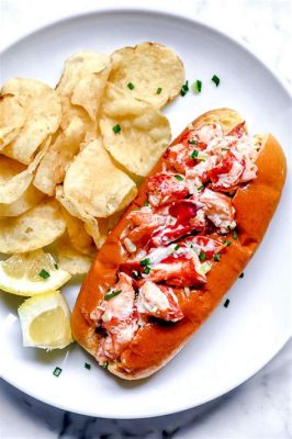  Le Lobster Roll: Une Explosion de Saveurs Fraîches et Délicieuses en Tête à Queue!